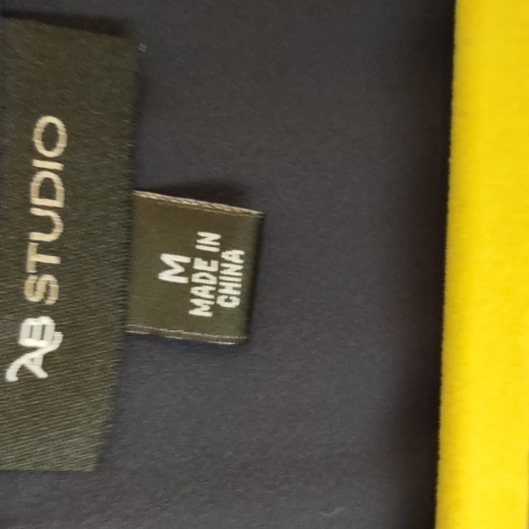 NWT AB Studio navy medium sleeveless blouse - Picture 2 of 6